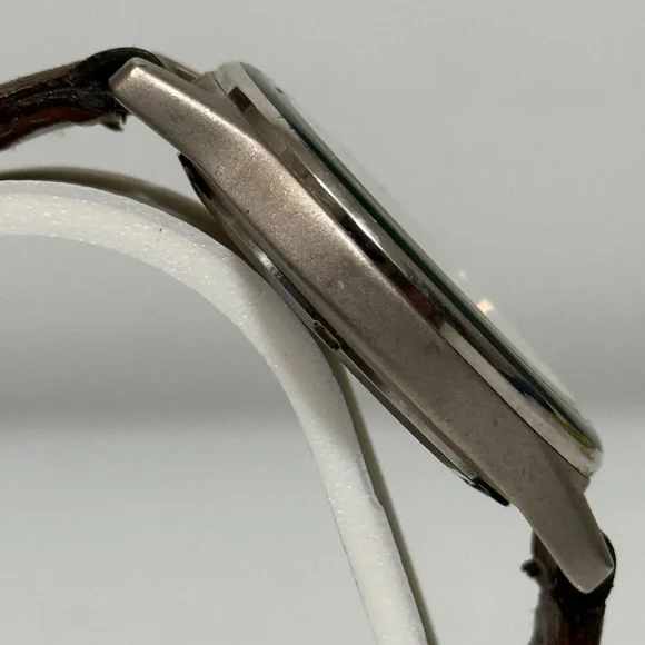 Eddie Bauer Field Watch Green Bezel Cream Dial New Battery - Picture 5 of 12